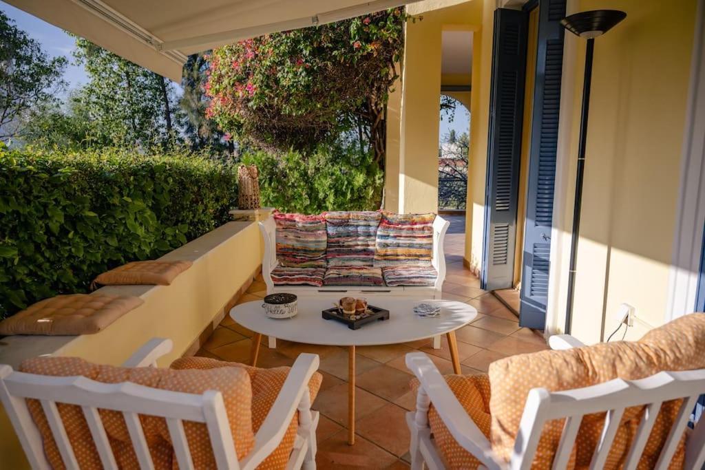 Villa Elmar Aegina Exteriör bild