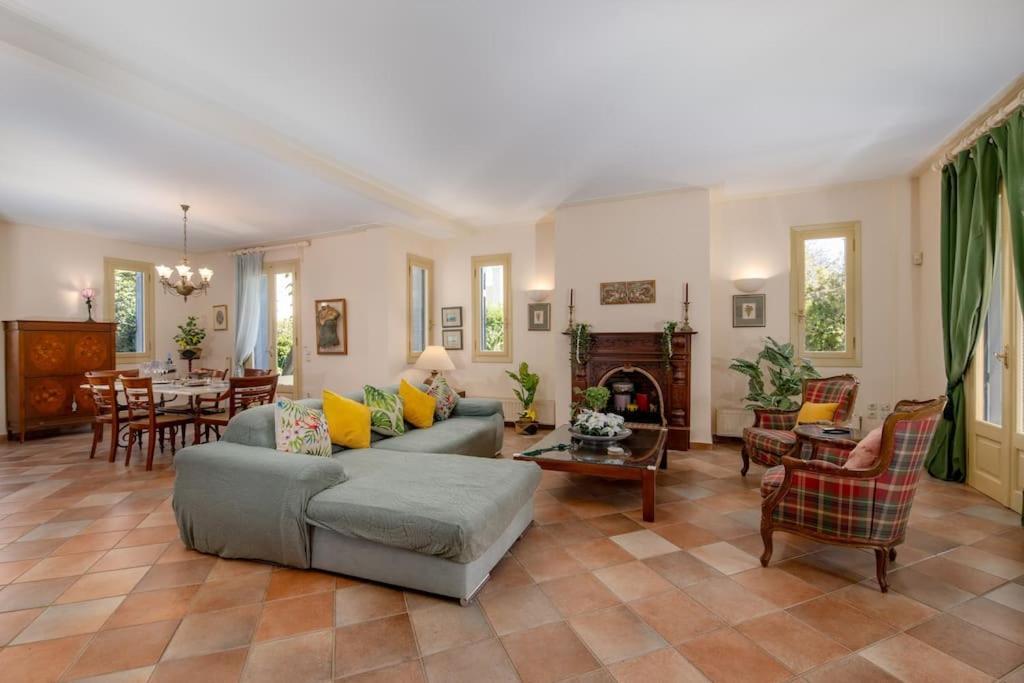 Villa Elmar Aegina Exteriör bild