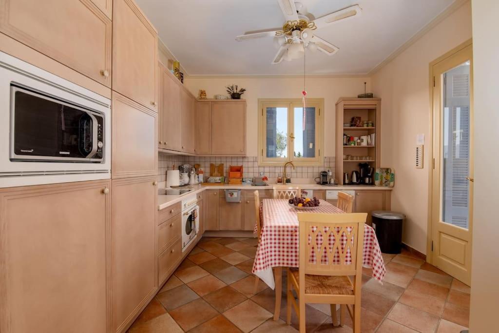 Villa Elmar Aegina Exteriör bild